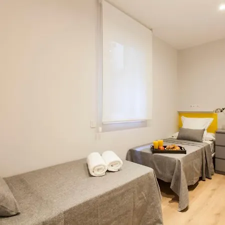 Gorgeous 4bed 4bath Close To Center Apartment Barcelona