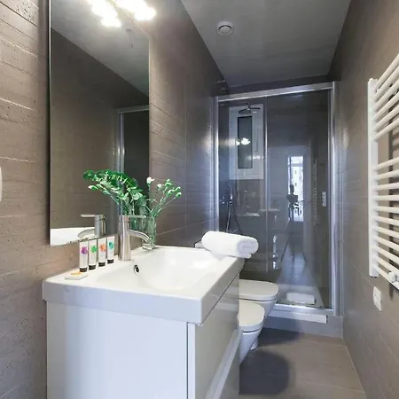 Apartment Gorgeous 4bed 4bath Close To Center Barcelona