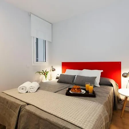 Gorgeous 4bed 4bath Close To Center Apartment *