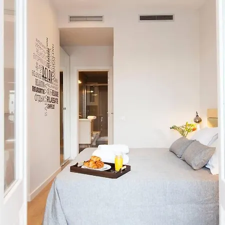 Apartment Gorgeous 4bed 4bath Close To Center Barcelona