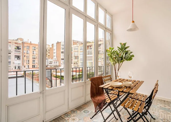 Апартаменты The Collection - Gorgeous 4bed 4bath Close To Center