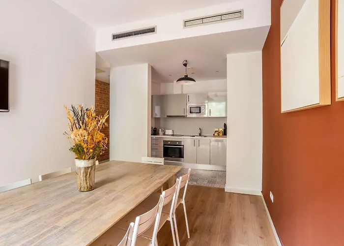 The Collection - Gorgeous 4bed 4bath Close To Center