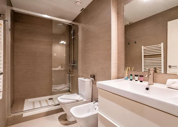Апартаменты The Collection - Gorgeous 4bed 4bath Close To Center Барселона