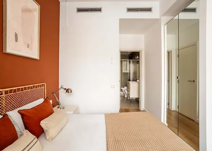 Апартаменты The Collection - Gorgeous 4bed 4bath Close To Center